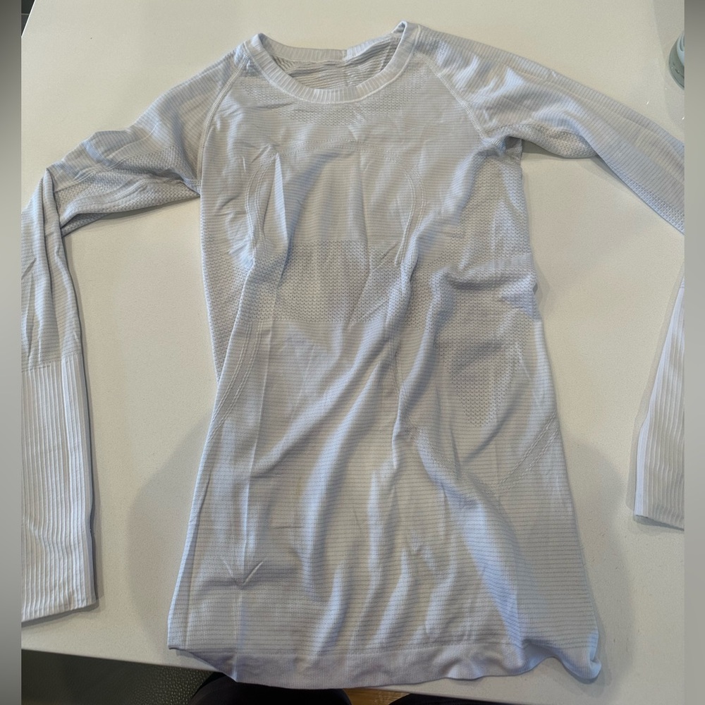 COPY - white/grey lulu lemon shirt